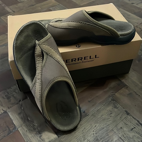 Merrell Shoes - Brown Merrell Walking Shoes Size 6 Women’s Slides Sandals